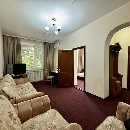 Hotel Zhambyl Taraz Eksteriør bilde