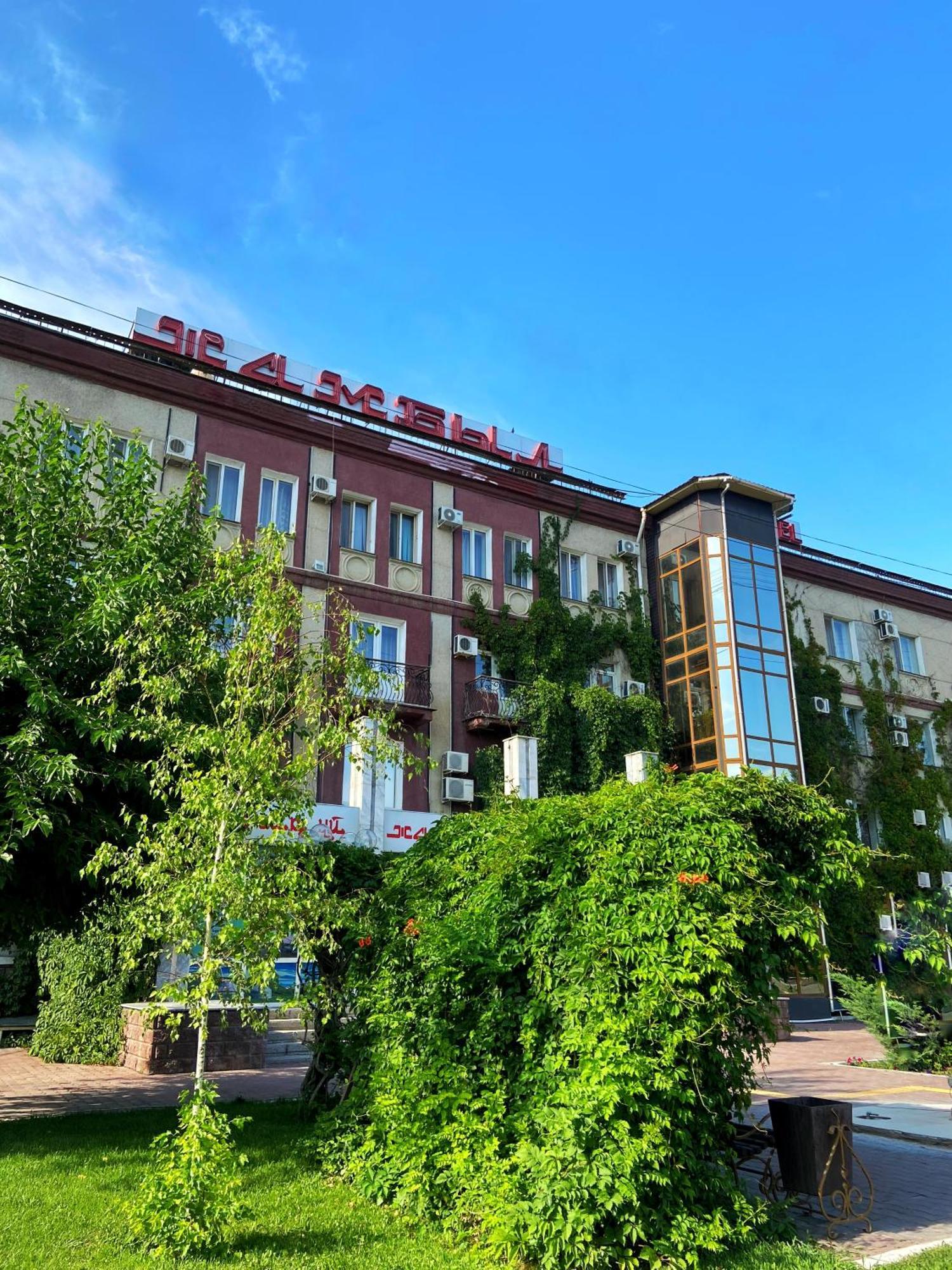 Hotel Zhambyl Taraz Eksteriør bilde