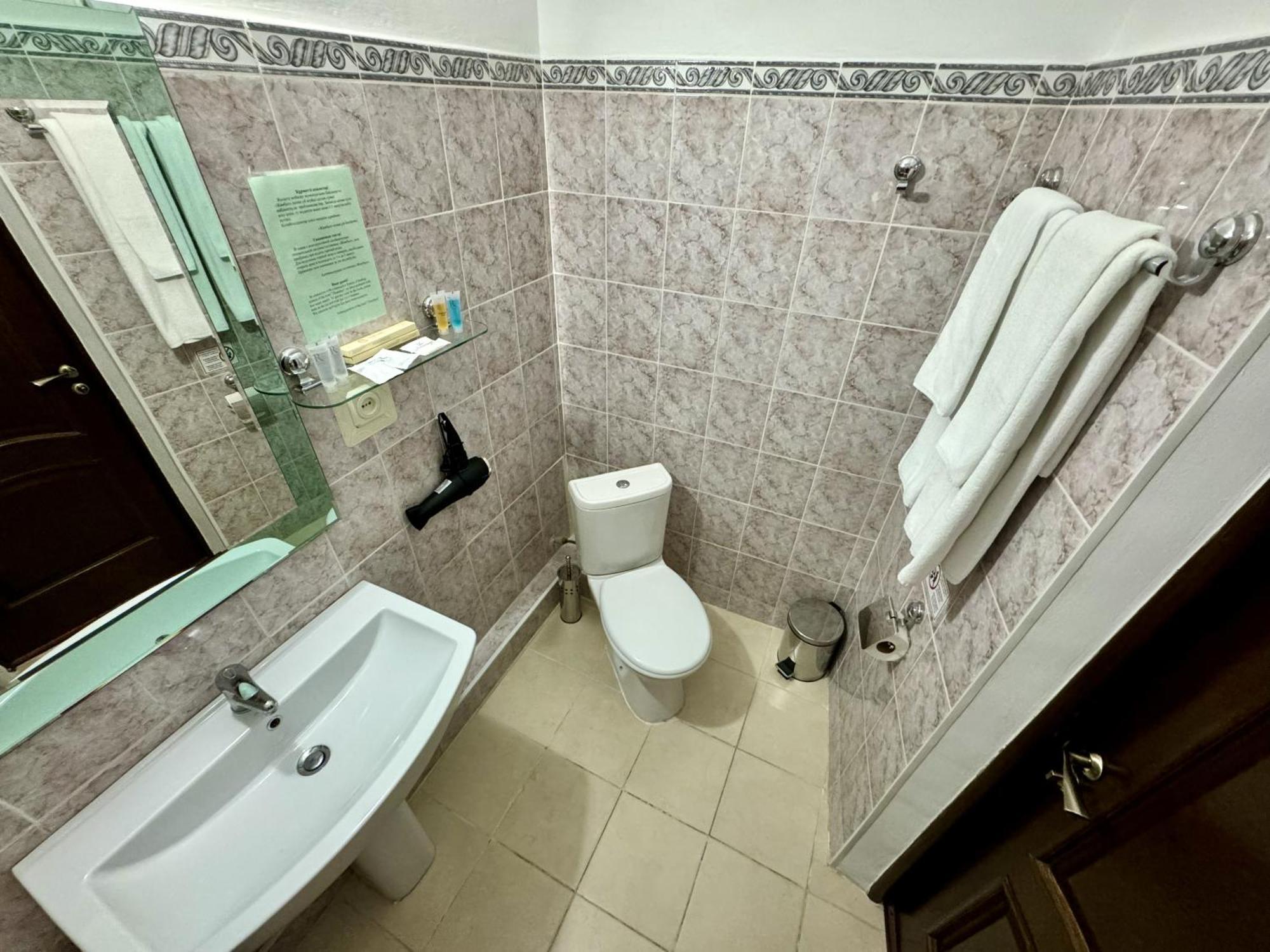 Hotel Zhambyl Taraz Eksteriør bilde