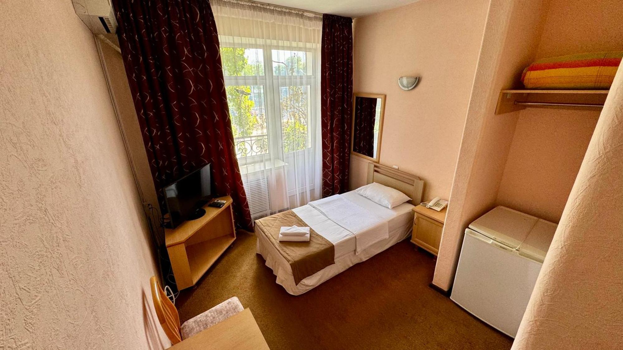 Hotel Zhambyl Taraz Eksteriør bilde